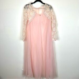 Vintage 50’s Radcliffe Baby Pink Neglige’ Nightgown Lingerie lace pearl pleated